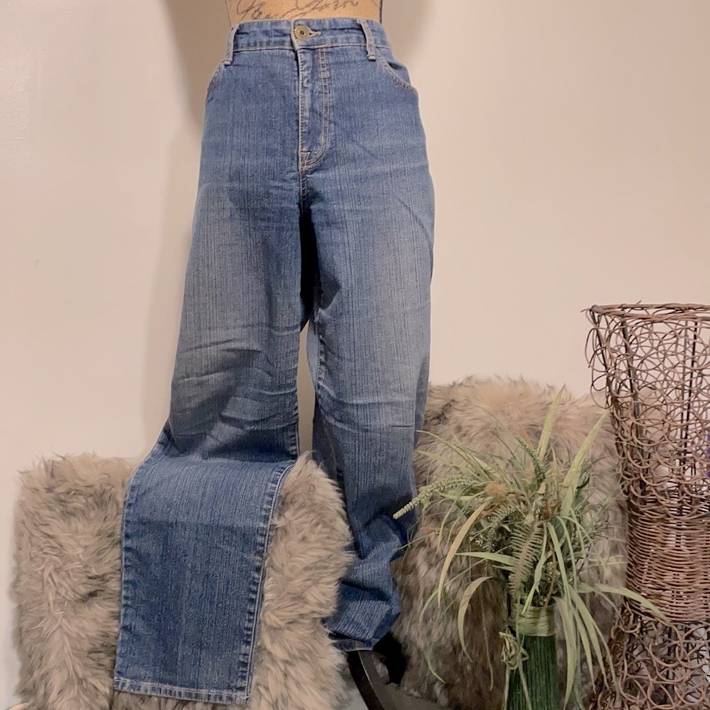 🔵HIGH WAISTED CURVY BANDOLINO BLU DENIM MEDIUM WASH JEANS - Picture 2 of 16